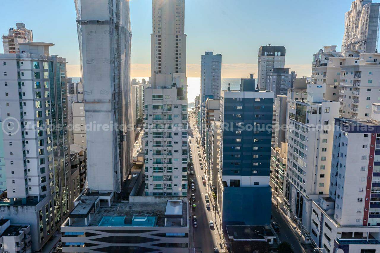 Foto do imóvel Cobertura a venda com 03 Quartos sendo 03 Suites no Edificio La Passione em Meia Praia Itapema