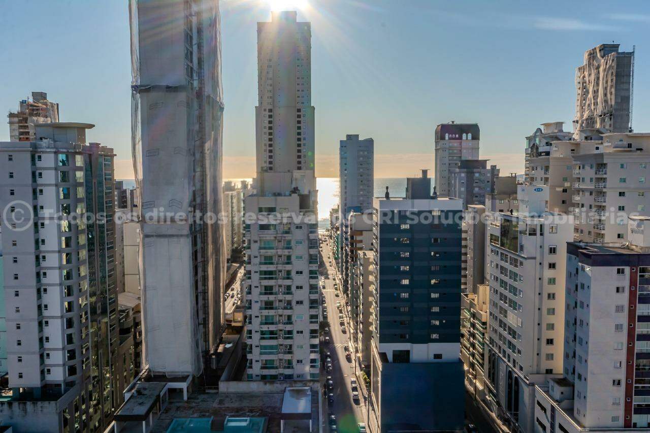 Foto do imóvel Cobertura a venda com 03 Quartos sendo 03 Suites no Edificio La Passione em Meia Praia Itapema
