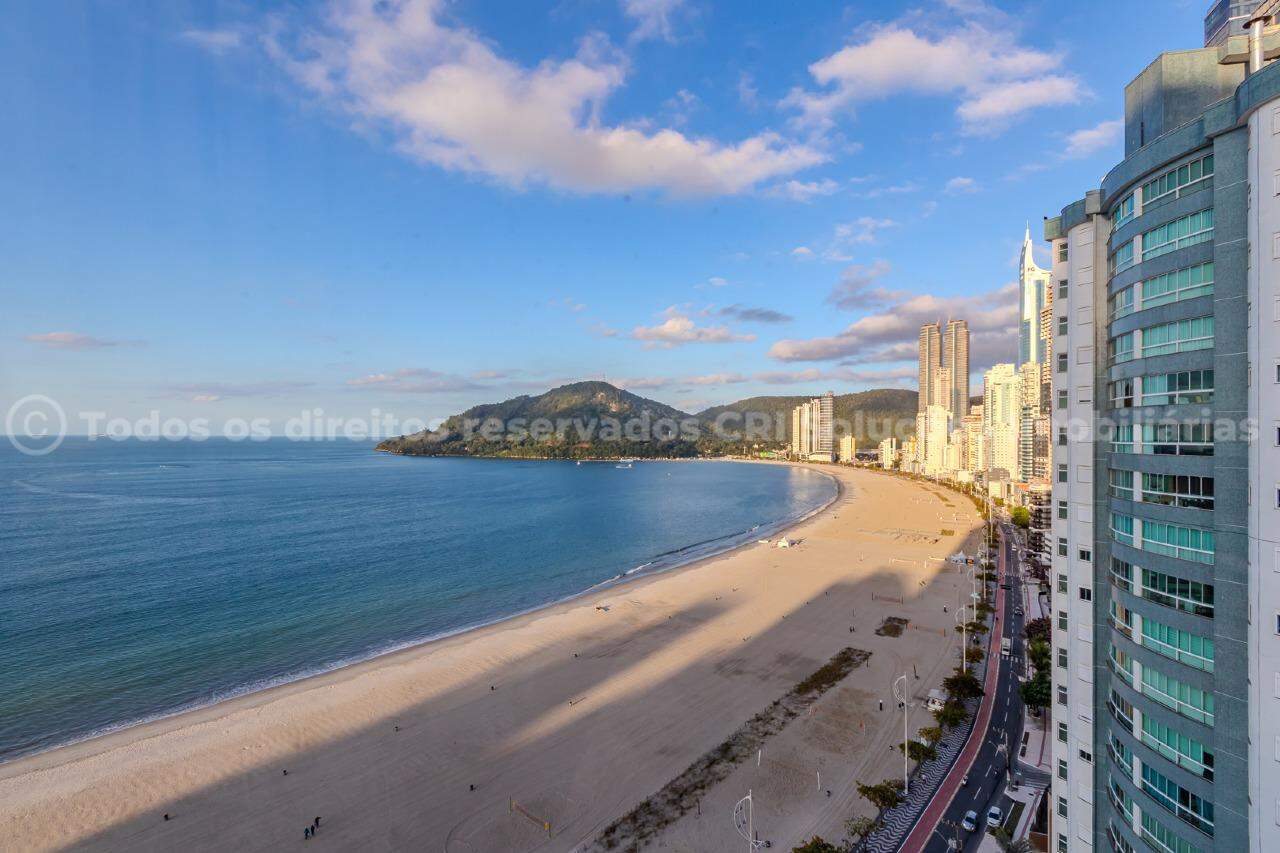 Foto do imóvel Cobertura Mobiliada Frente Mar com 04 Suítes á venda no Edifício Cidade Firenze na Barra Sul