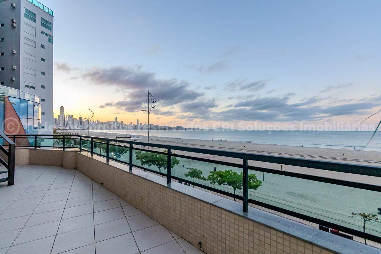 Foto do imóvel Cobertura Mobiliada Frente Mar com 04 Suítes á venda no Edifício Cidade Firenze na Barra Sul