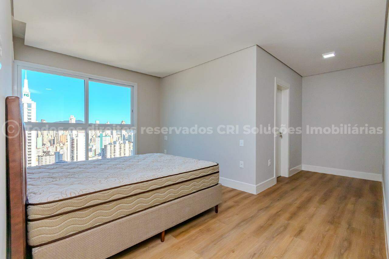 Foto do imóvel Cobertura Vista Mar com 04 Suítes á venda no Edifício Cyano Mare no Centro de Balneário Camboriú
