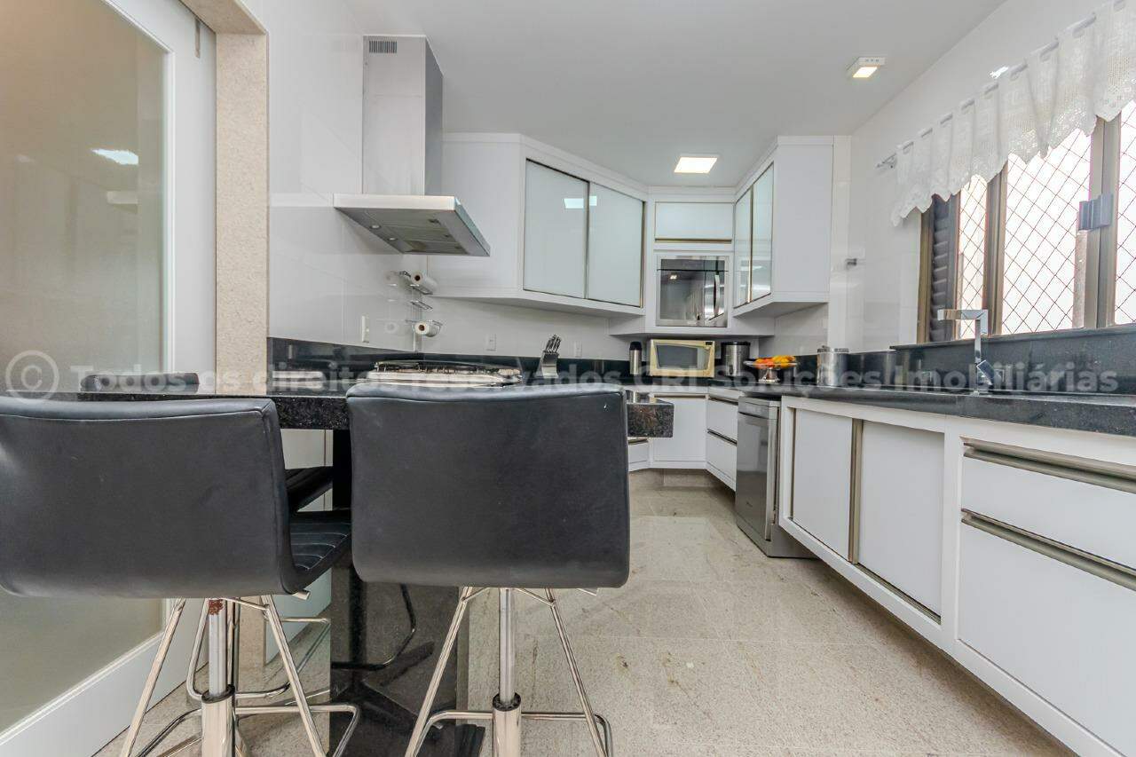 Foto do imóvel Apartamento 4 Suítes Mobiliado à Venda no Edifício Nina Schürmann – Avenida Atlântica, Balneário Camboriú