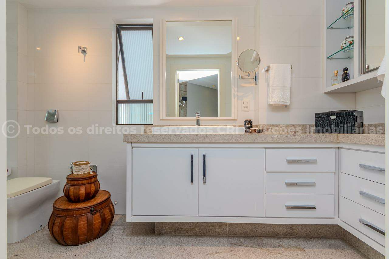 Foto do imóvel Apartamento 4 Suítes Mobiliado à Venda no Edifício Nina Schürmann – Avenida Atlântica, Balneário Camboriú