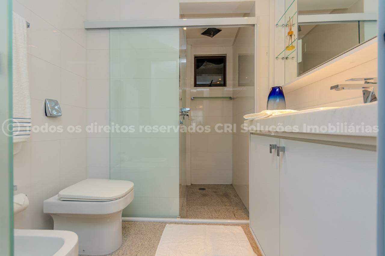 Foto do imóvel Apartamento 4 Suítes Mobiliado à Venda no Edifício Nina Schürmann – Avenida Atlântica, Balneário Camboriú