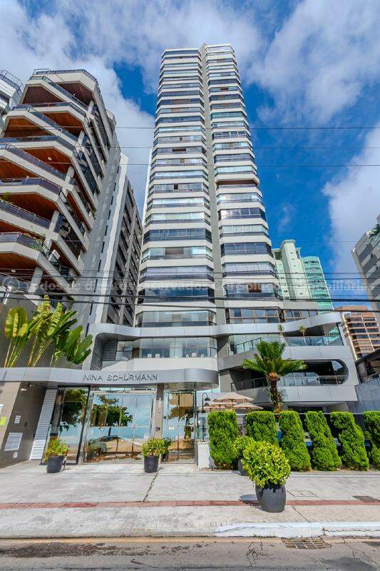 Foto do imóvel Apartamento 4 Suítes Mobiliado à Venda no Edifício Nina Schürmann – Avenida Atlântica, Balneário Camboriú
