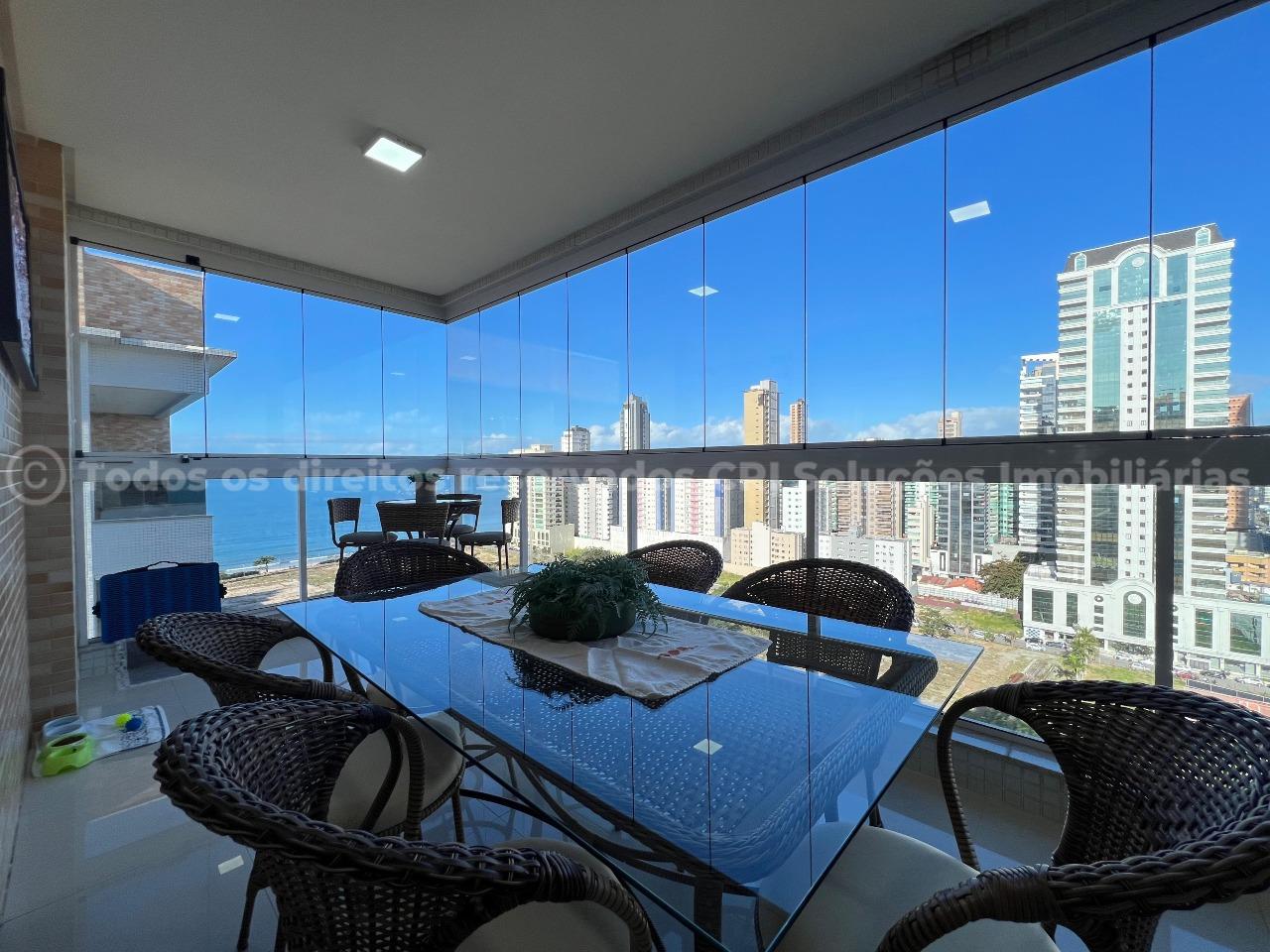 Apartamento duplex mobiliado com 3 suítes no Edifício Chateau Unique na Meia Praia em Itapema