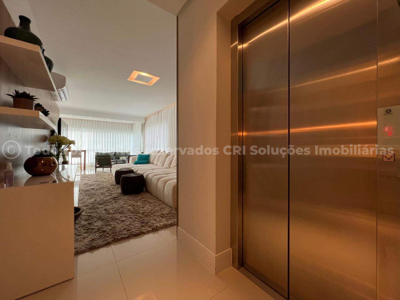 Foto do imóvel Apartamento mobiliado 4 suites na quadra do mar a venda no Salinas, Meia Praia em Itapema