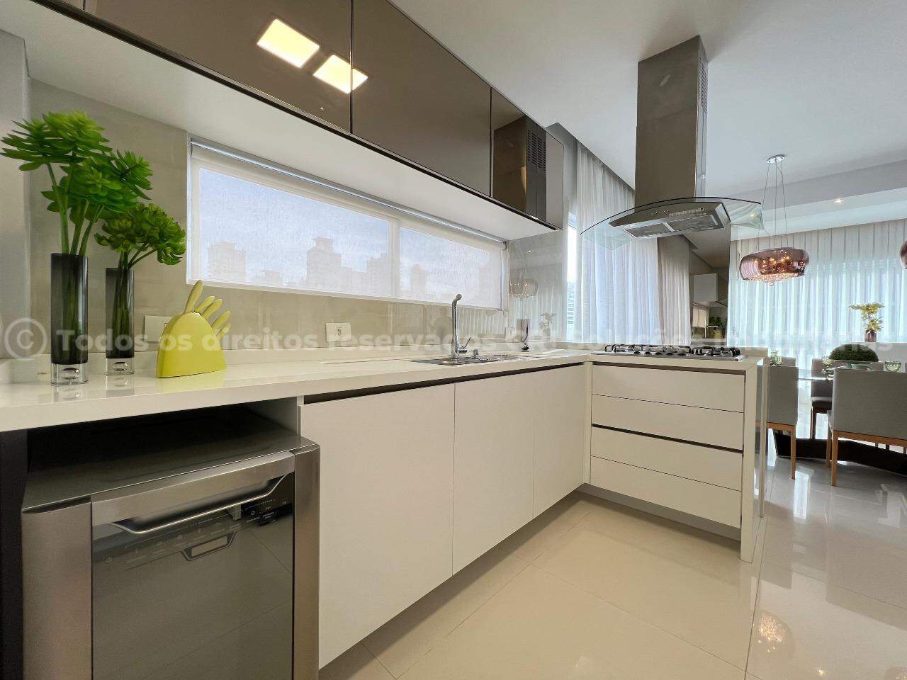 Foto do imóvel Apartamento mobiliado 4 suites na quadra do mar a venda no Salinas, Meia Praia em Itapema