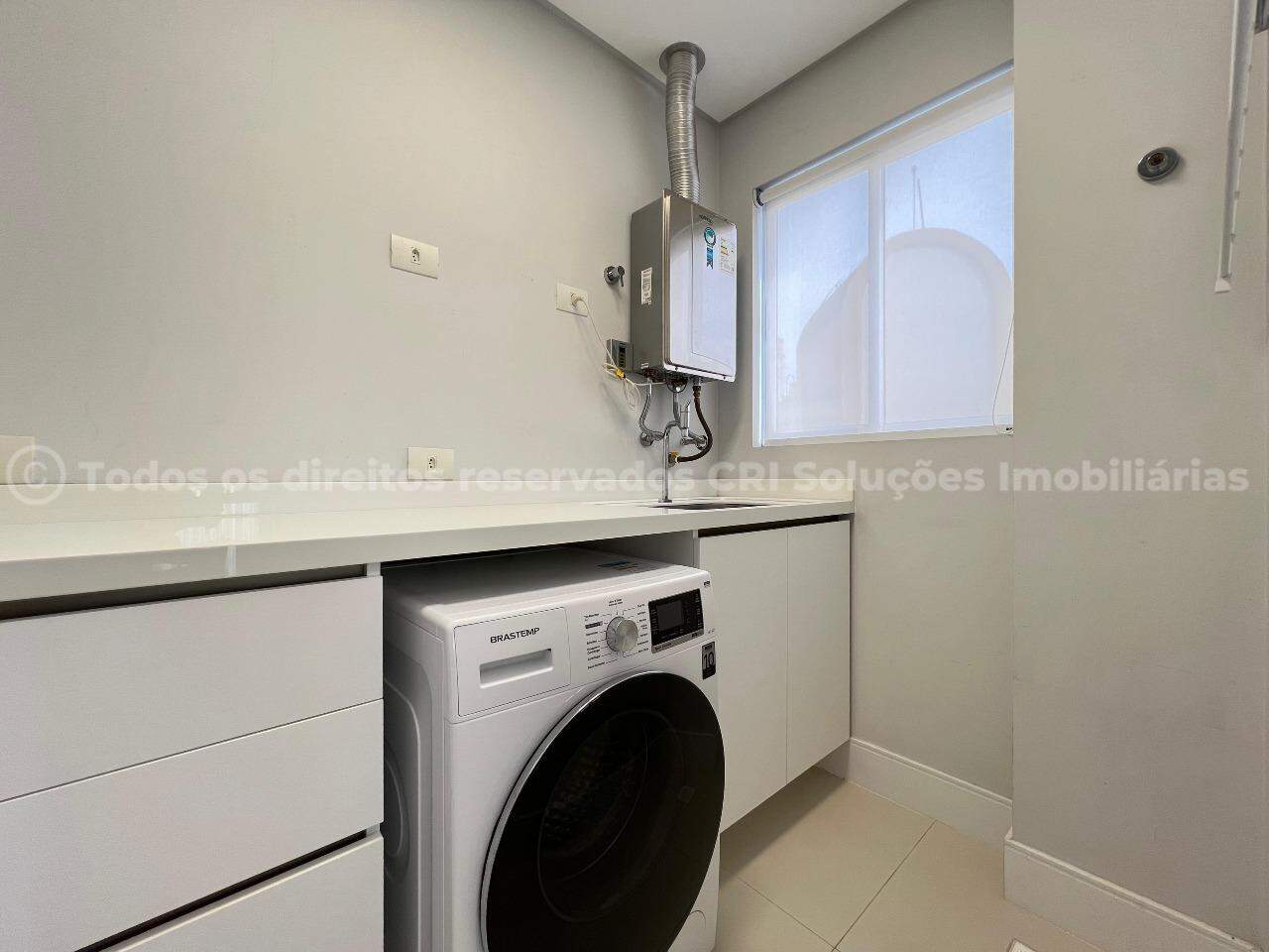 Foto do imóvel Apartamento mobiliado 4 suites na quadra do mar a venda no Salinas, Meia Praia em Itapema