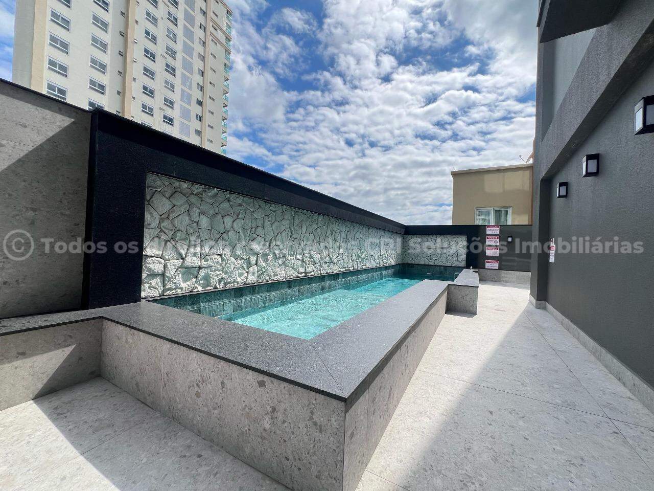 Foto do imóvel Apartamento com 3 Suítes, 2 Vagas e Lazer Completo – Quadra Mar no Edifício Hannah, Meia Praia, Itapema