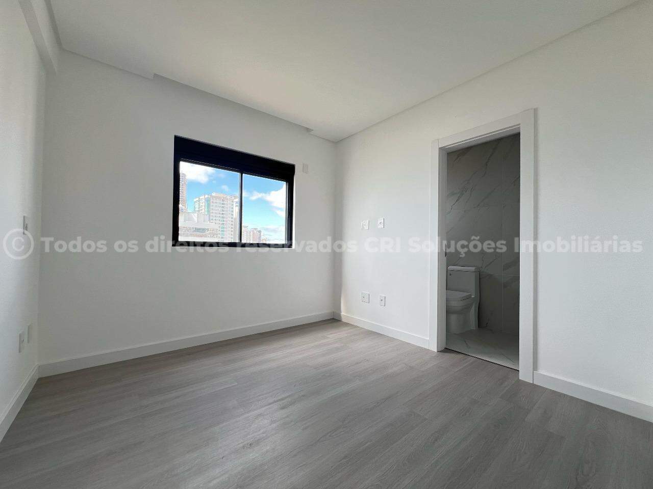 Foto do imóvel Apartamento com 3 Suítes, 2 Vagas e Lazer Completo – Quadra Mar no Edifício Hannah, Meia Praia, Itapema