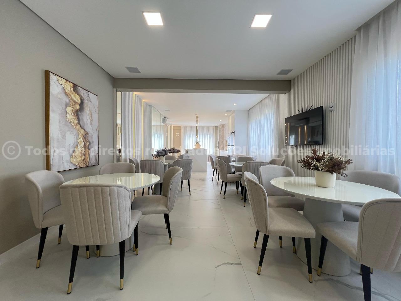 Foto do imóvel Apartamento com 3 Suítes e 2 Vagas a Poucos Metros do Mar a venda – Edifício Hannah, Meia Praia, Itapema
