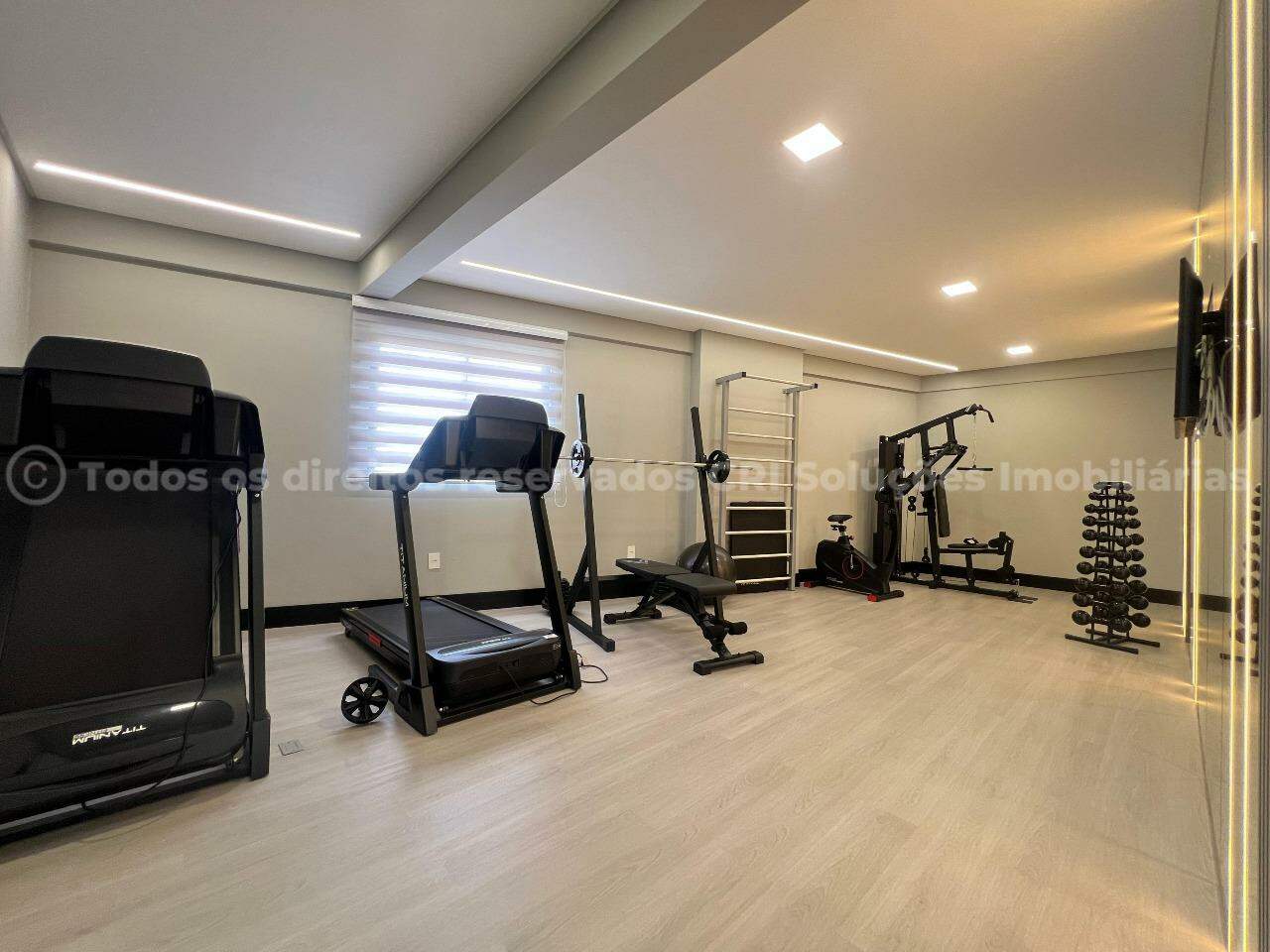 Foto do imóvel Apartamento com 3 Suítes e 2 Vagas a Poucos Metros do Mar a venda – Edifício Hannah, Meia Praia, Itapema