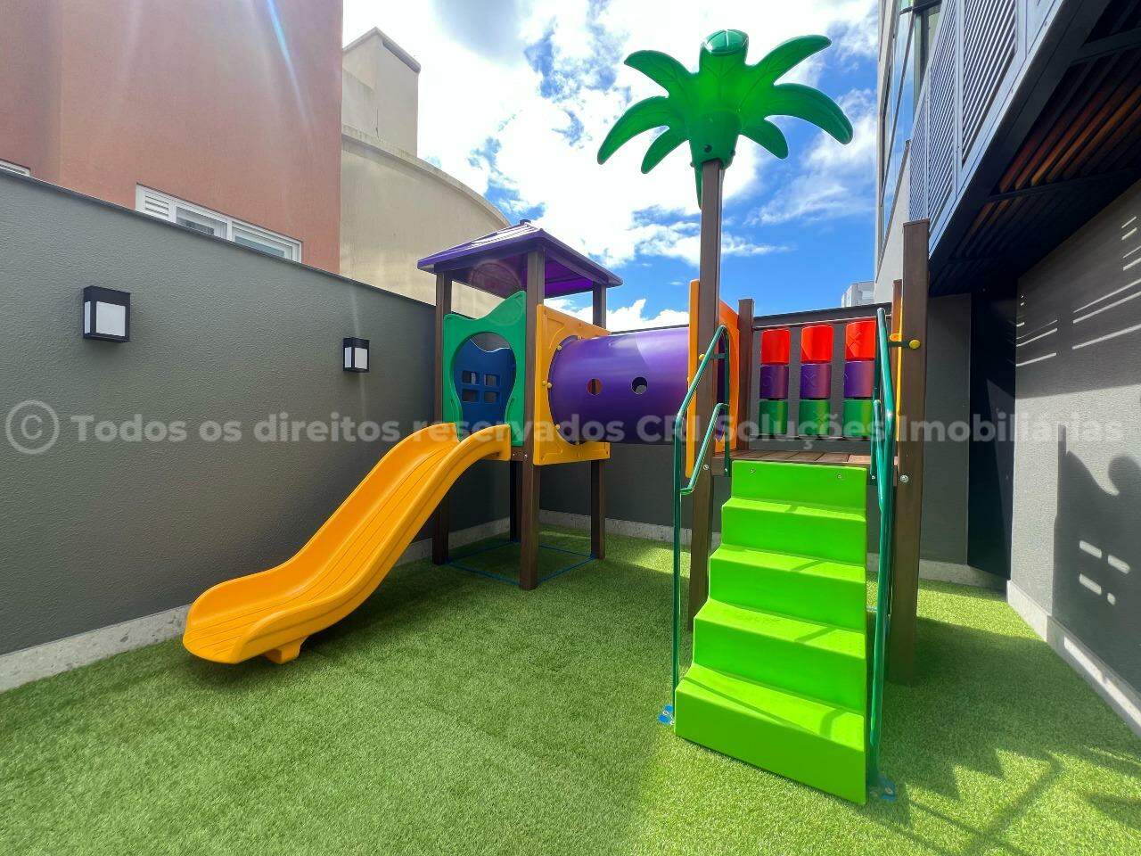 Foto do imóvel Apartamento com 3 Suítes e 2 Vagas a Poucos Metros do Mar a venda – Edifício Hannah, Meia Praia, Itapema