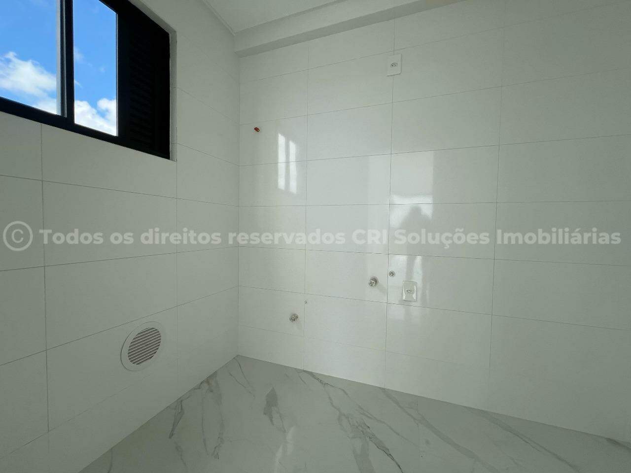 Foto do imóvel Apartamento com 3 Suítes e 2 Vagas a Poucos Metros do Mar a venda – Edifício Hannah, Meia Praia, Itapema