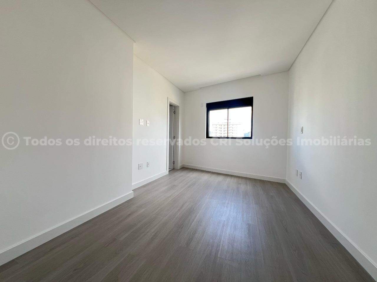 Foto do imóvel Apartamento com 3 Suítes e 2 Vagas a Poucos Metros do Mar a venda – Edifício Hannah, Meia Praia, Itapema