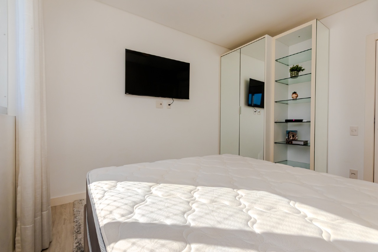 Foto do imóvel Apartamento Mobiliado com 03 Suítes á venda no Edifício Portinax em Balneário Camboriú