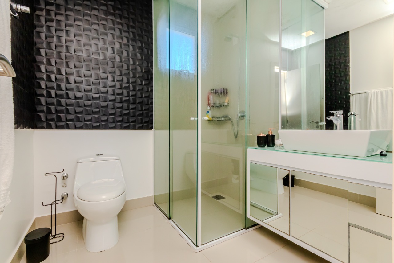 Foto do imóvel Apartamento Mobiliado com 03 Suítes á venda no Edifício Portinax em Balneário Camboriú