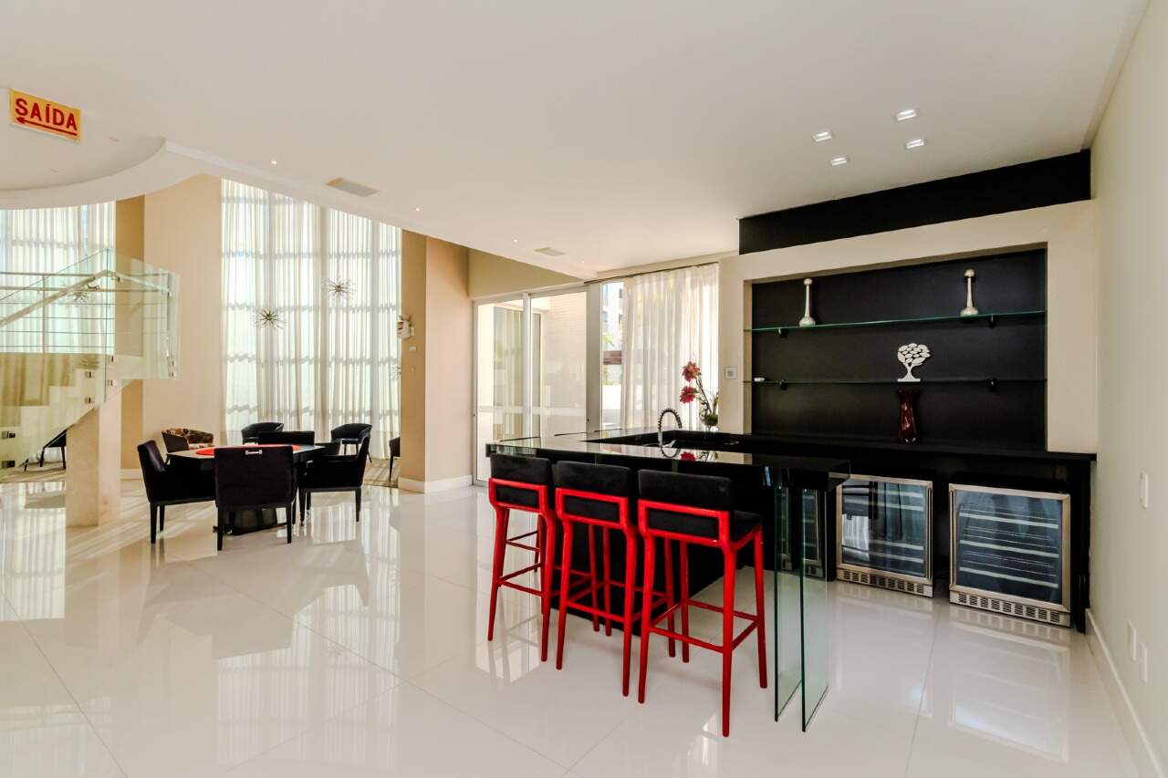 Foto do imóvel Apartamento Mobiliado com 03 Suítes á venda no Edifício Portinax em Balneário Camboriú