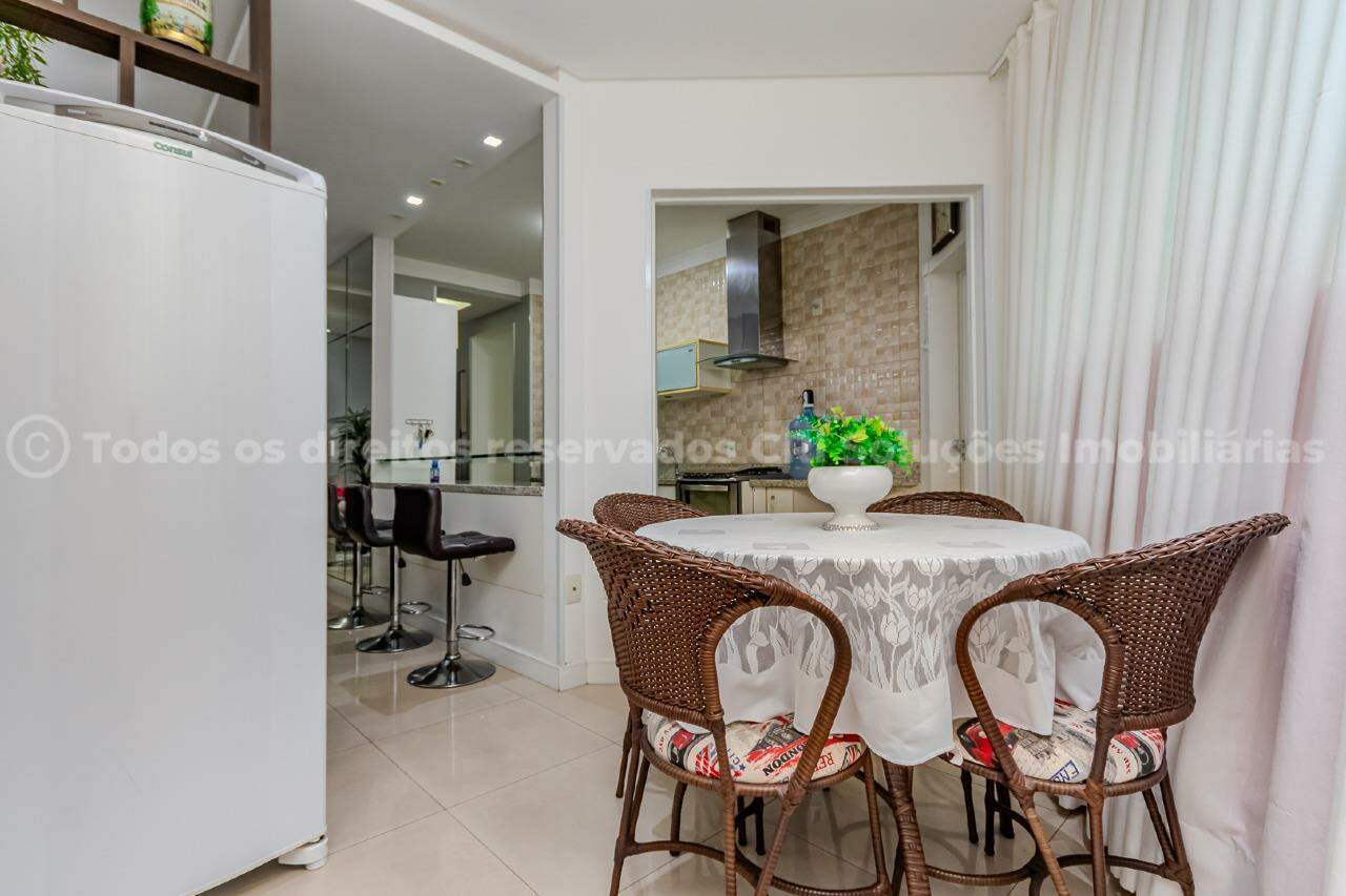 Foto do imóvel Apartamento Mobiliado no Edifício Mar Egeu com 2 Dormitórios (1 Suíte) e 1 Vaga no Centro de Balneário Camboriú
