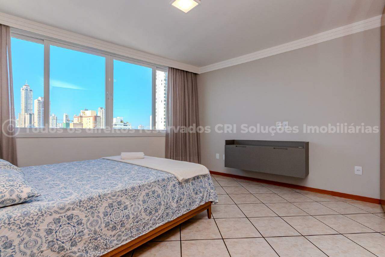 Foto do imóvel Apartamento frente mar no Edificio Imperador em Balneário Camboriú. 