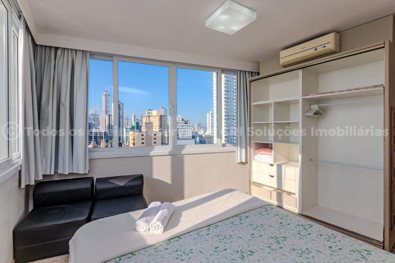 Foto do imóvel Apartamento frente mar no Edificio Imperador em Balneário Camboriú. 