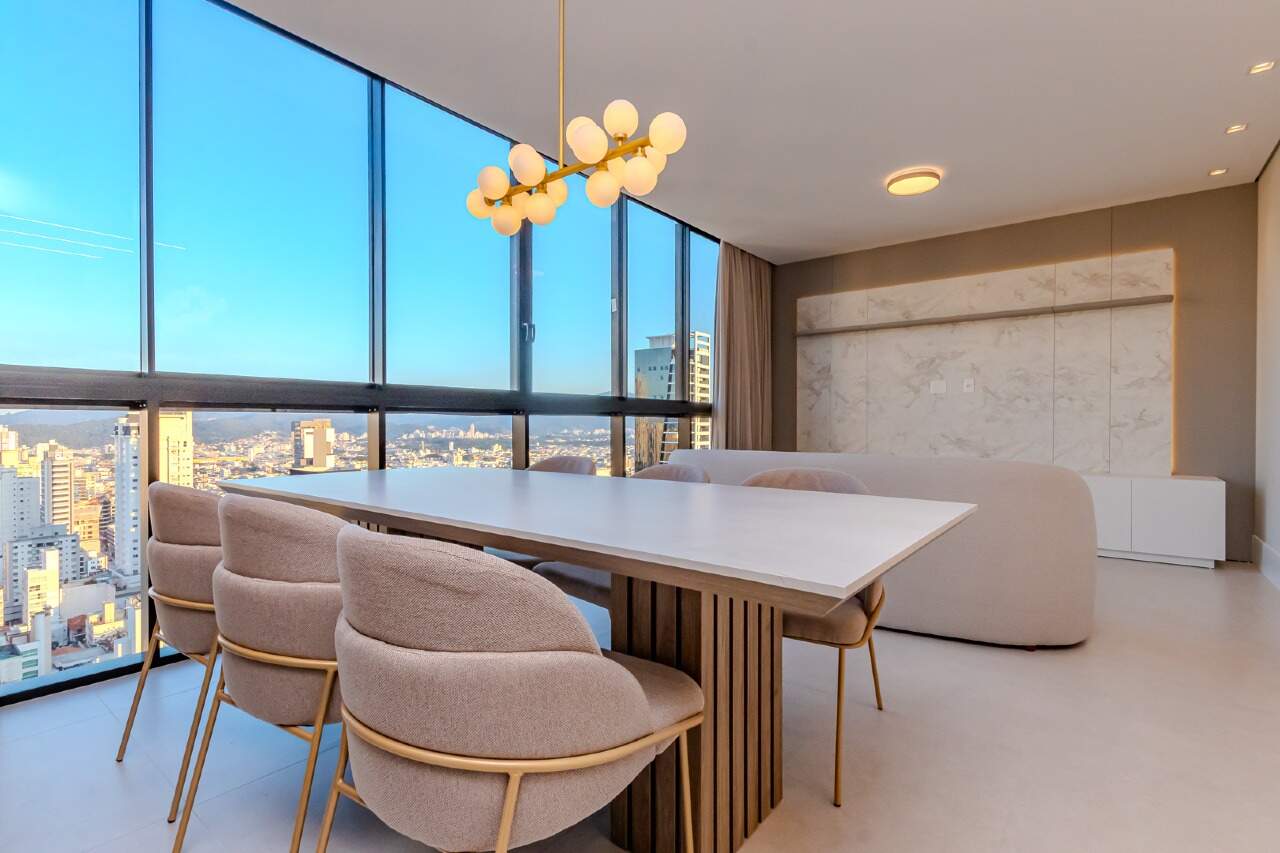 Apartamento com 2 suítes no Soho Village no Centro de Balneário Camboriú