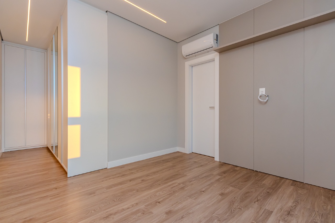 Foto do imóvel Apartamento no Edifício Soho Village á venda com 04 Dormitórios no Centro de Balneário Camboriú