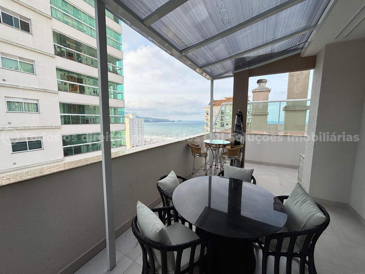 Foto do imóvel Cobertura Duplex Mobiliada com Vista Mar e 4 Suítes no edifício Cidade de Capri em Meia Praia – Itapema/SC