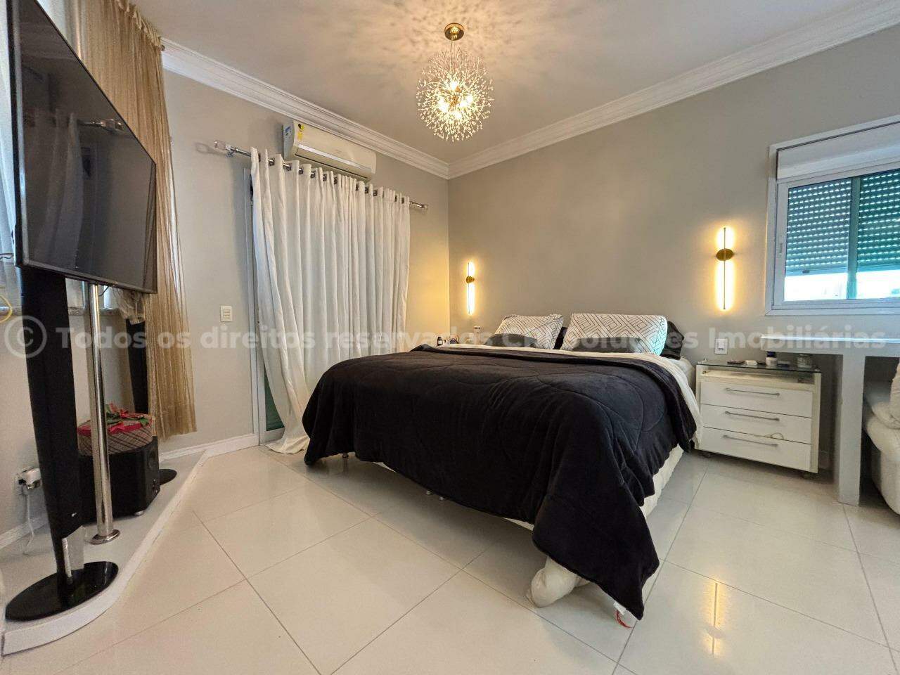 Foto do imóvel Cobertura Duplex Mobiliada com Vista Mar e 4 Suítes no edifício Cidade de Capri em Meia Praia – Itapema/SC