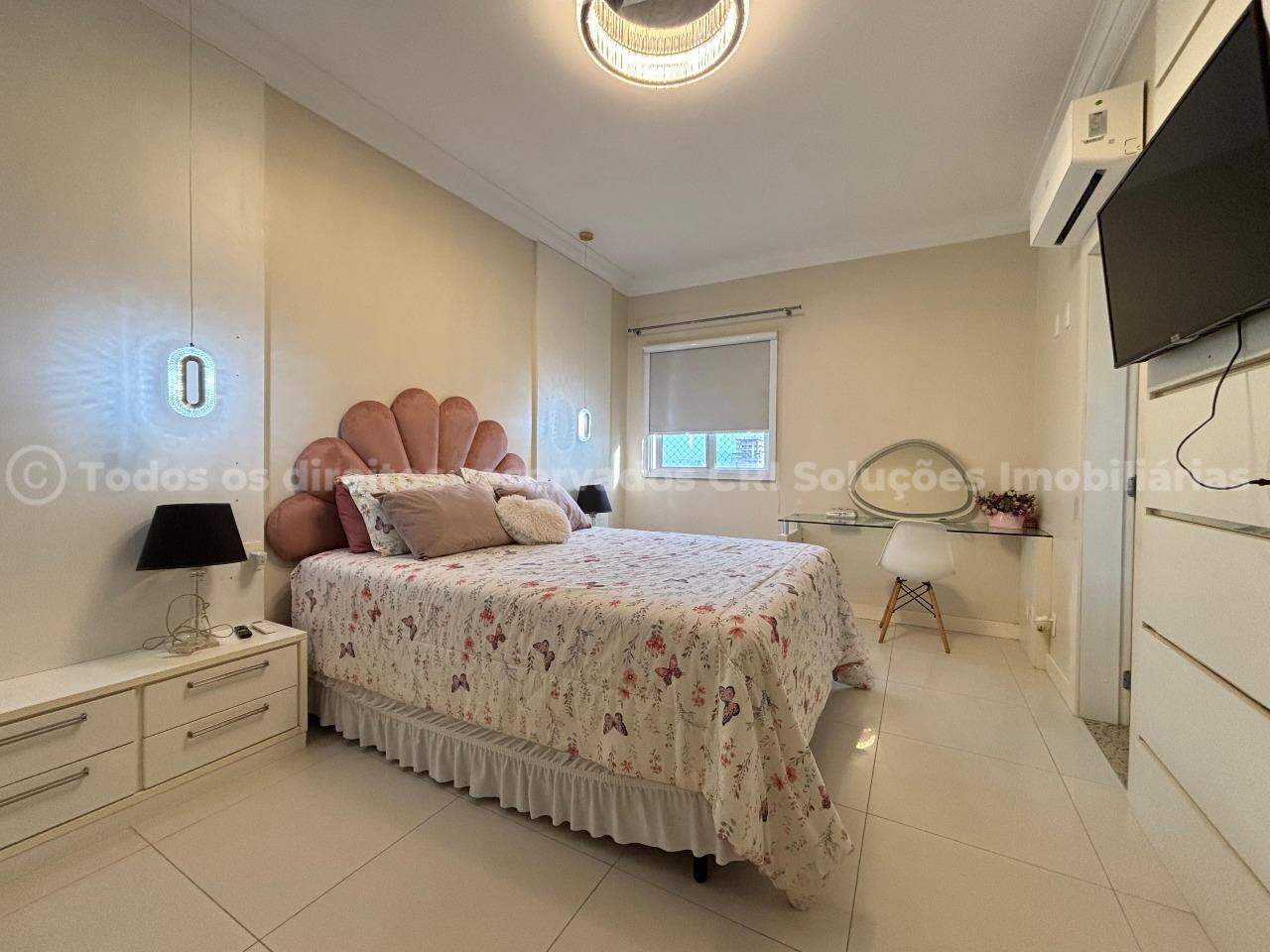 Foto do imóvel Cobertura Duplex Mobiliada com Vista Mar e 4 Suítes no edifício Cidade de Capri em Meia Praia – Itapema/SC