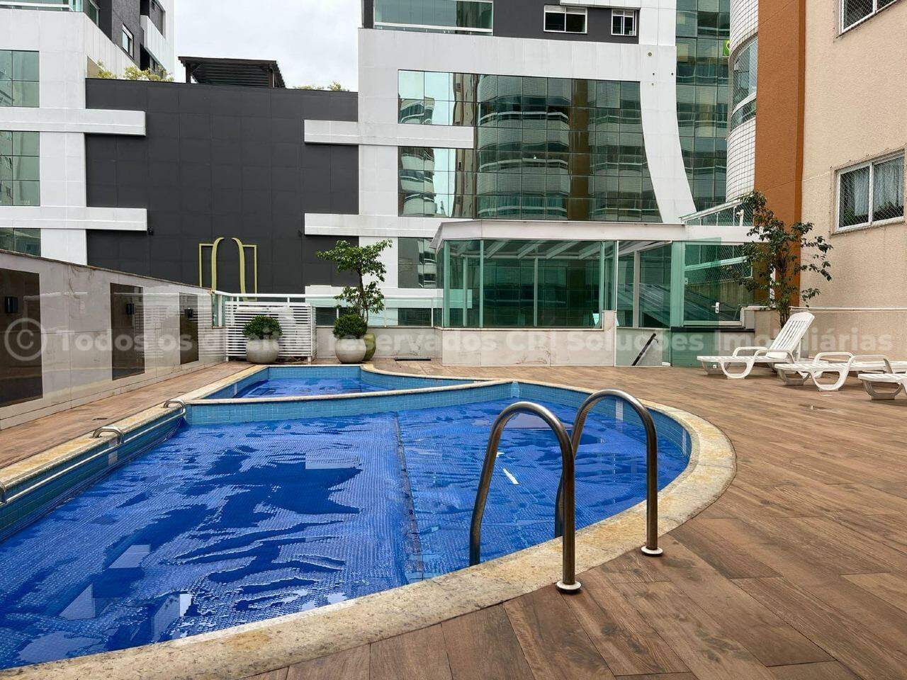 Foto do imóvel Cobertura Duplex Mobiliada com Vista Mar e 4 Suítes no edifício Cidade de Capri em Meia Praia – Itapema/SC