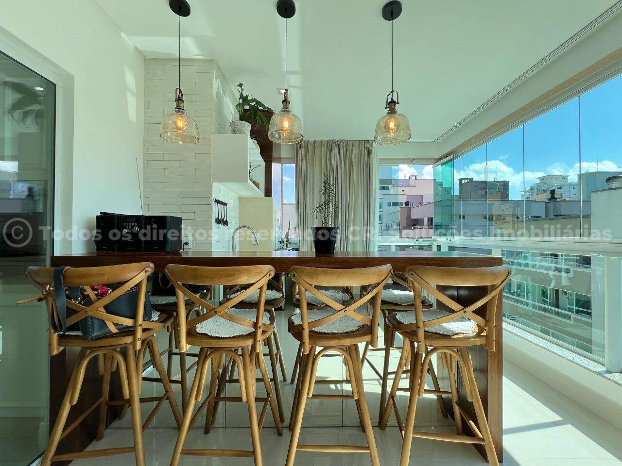 Apartamento mobiliado com 4 suítes no Via Veneto na Meia Praia, Itapema