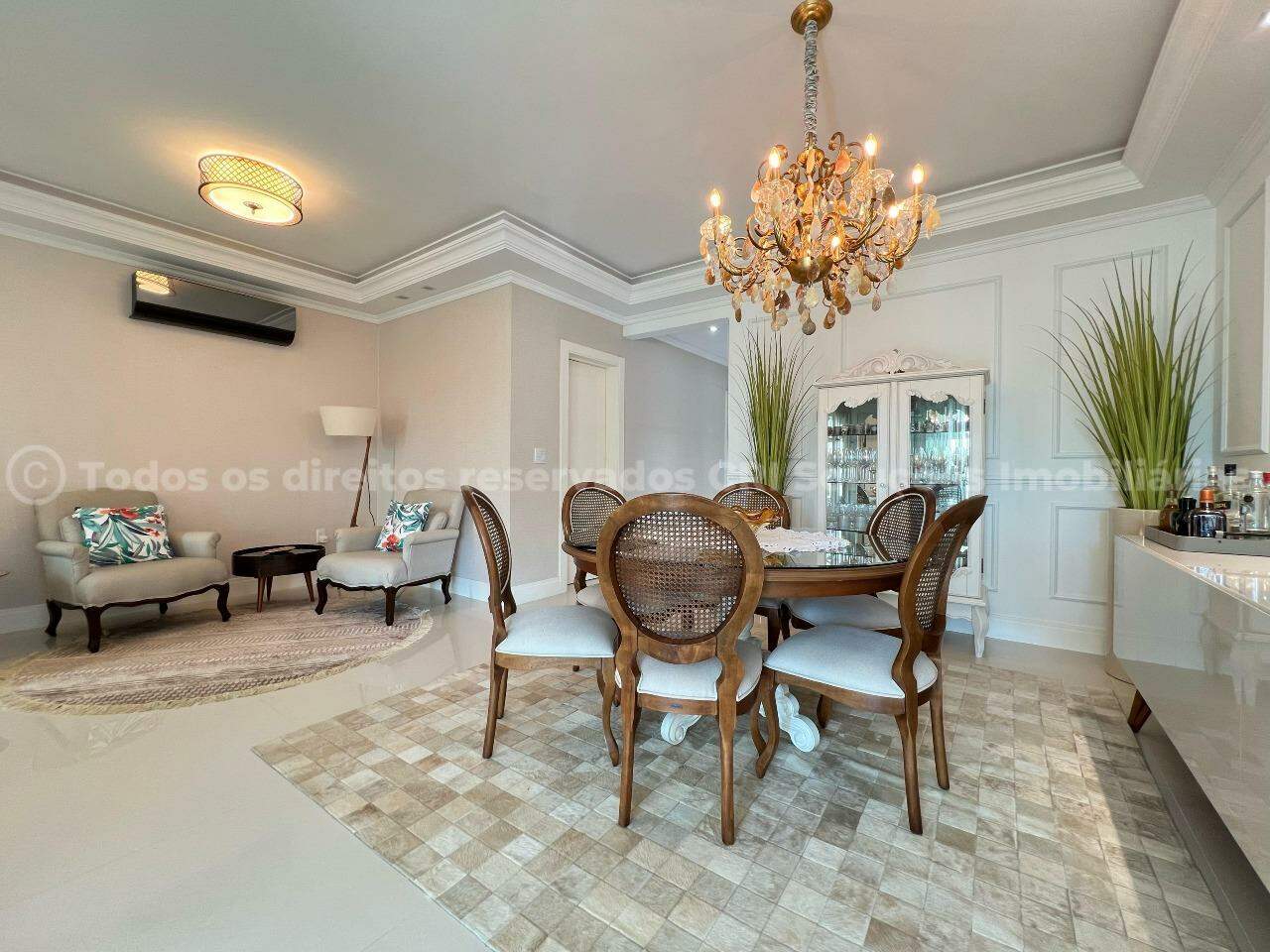 Foto do imóvel Apartamento com 4 Suítes e 3 Vagas no Via Veneto – Mobiliado em Meia Praia, Itapema/SC