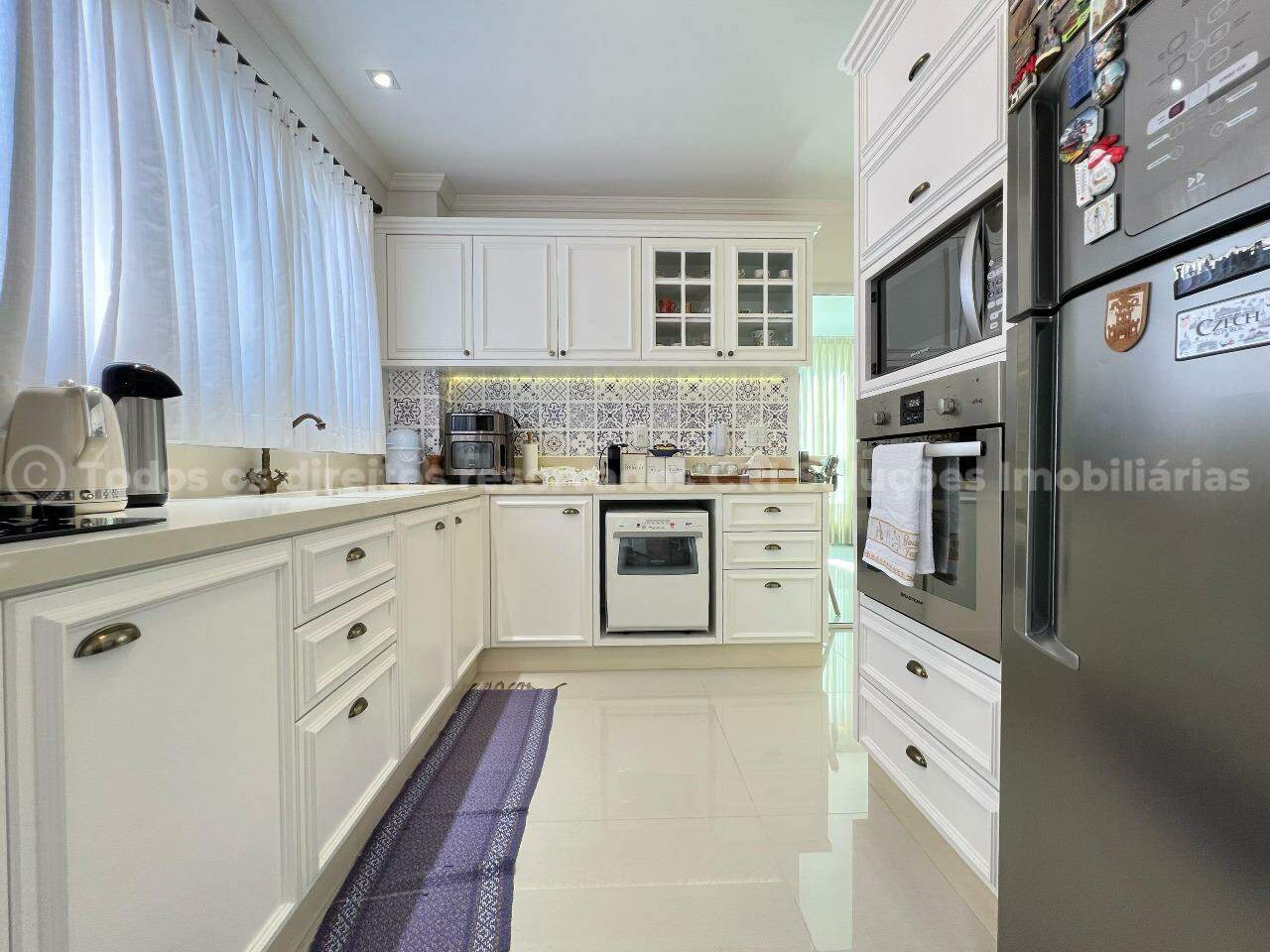 Foto do imóvel Apartamento com 4 Suítes e 3 Vagas no Via Veneto – Mobiliado em Meia Praia, Itapema/SC