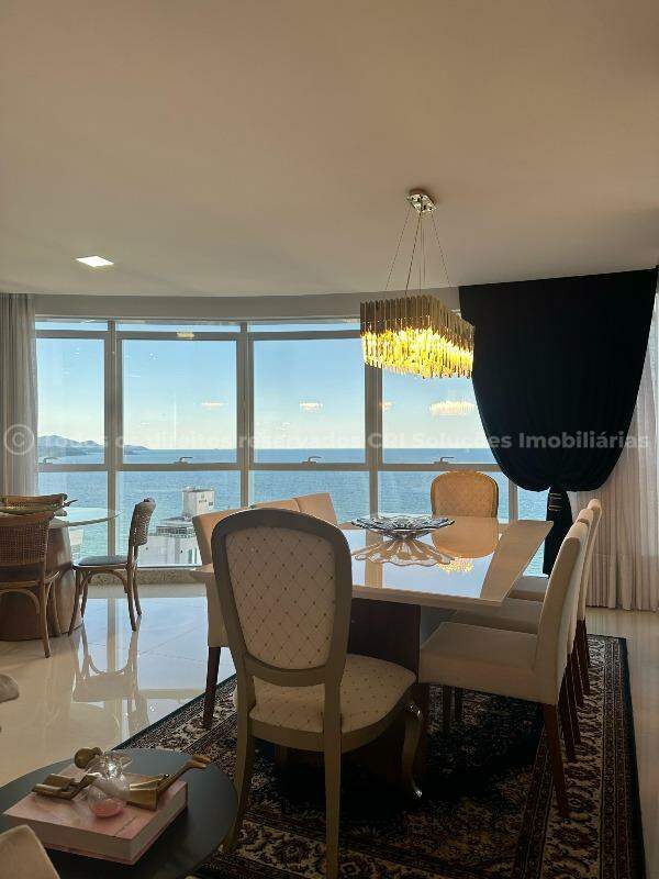 Apartamento com 4 suítes no Dubai Tower na Meia Praia de Itapema