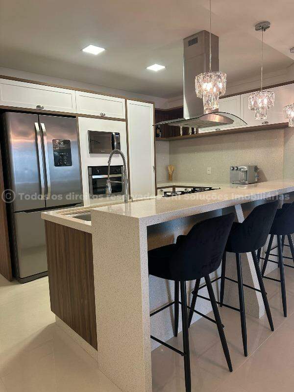 Foto do imóvel Apartamento Alto Padrão com Vista Mar e 4 Suítes no Dubai Tower – Meia Praia, Itapema/SC