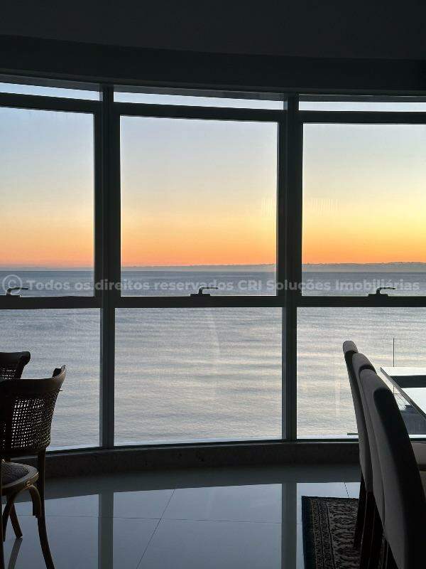 Foto do imóvel Apartamento Alto Padrão com Vista Mar e 4 Suítes no Dubai Tower – Meia Praia, Itapema/SC
