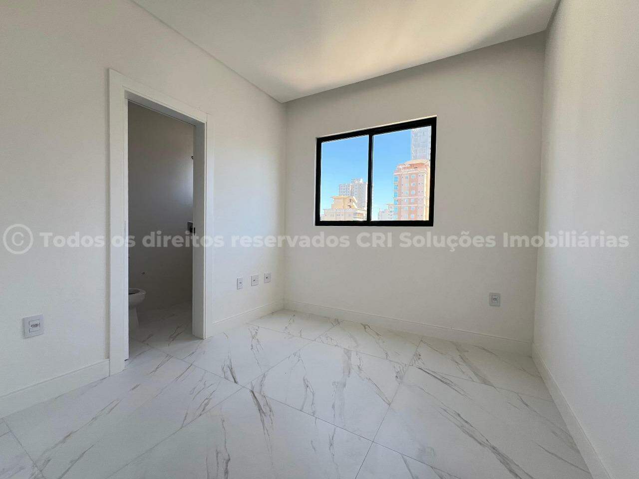 Foto do imóvel Apartamento com 3 Suítes e 3 Vagas no Exuberance Tower – Meia Praia, Itapema/SC