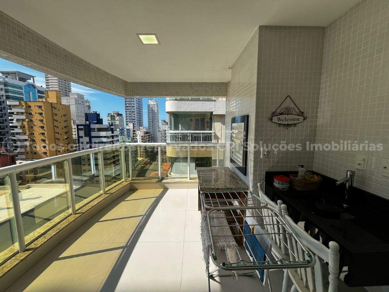 Foto do imóvel Apartamento mobiliado com Vista Mar e 3 Suítes no Residencial Madreperola – Meia Praia, Itapema/SC
