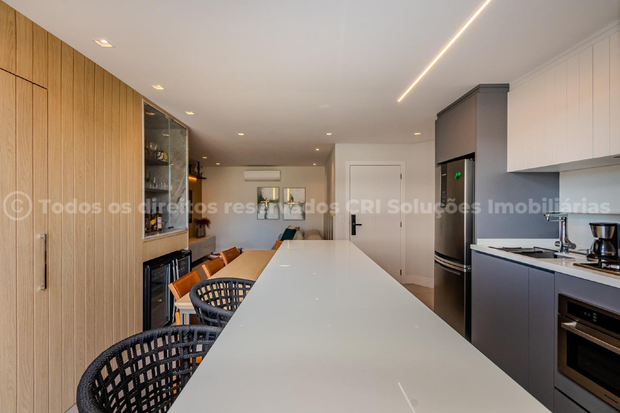 Foto do imóvel Apartamento a venda com 2 suítes e duas vagas de garagem na Praia Brava em Itajaí. 