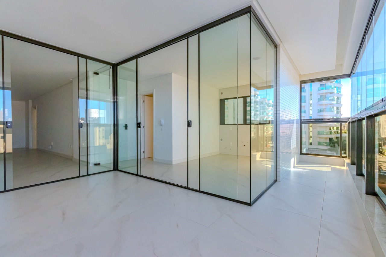 Foto do imóvel Apartamento a venda com 2 suítes e 2 vagas de garagem no Surfers Paradise na Praia Brava em Itajaí