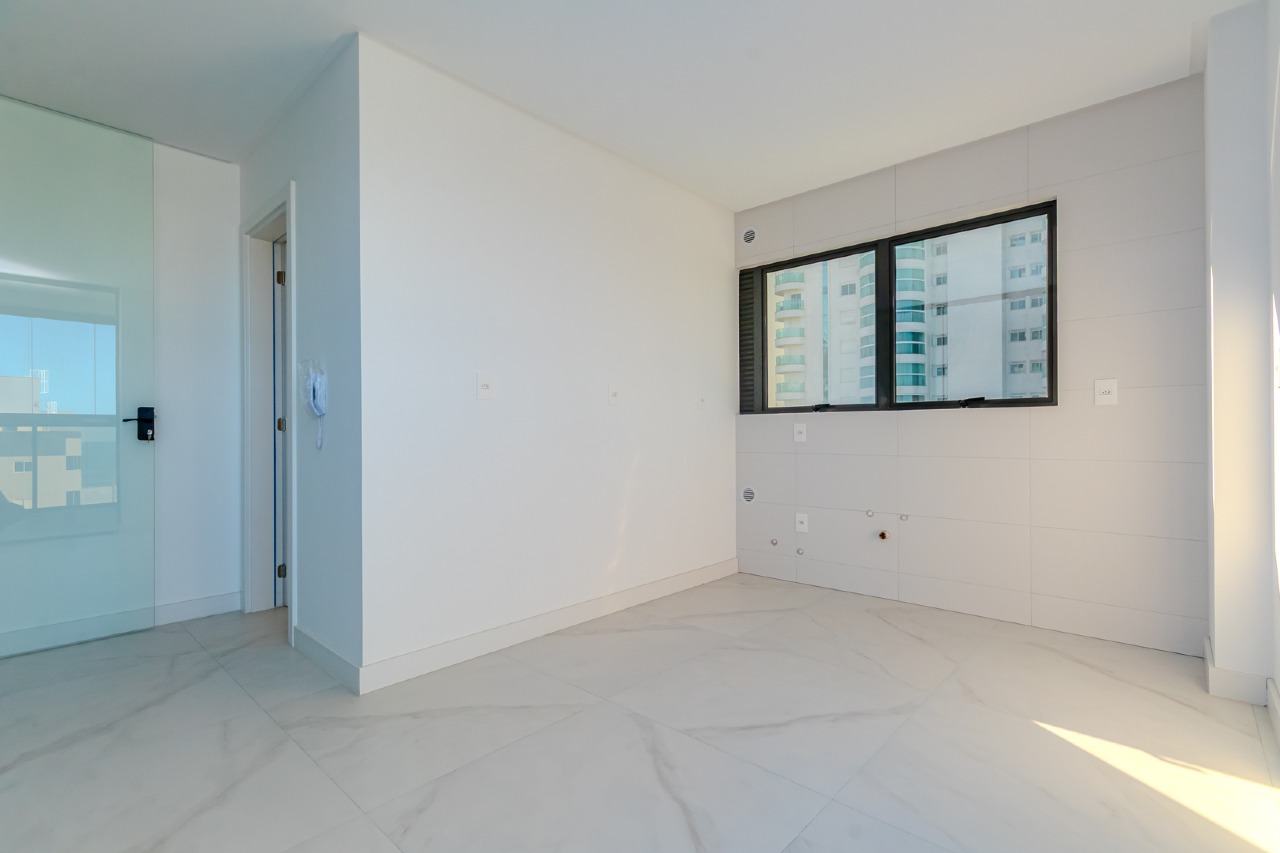 Foto do imóvel Apartamento a venda com 2 suítes e 2 vagas de garagem no Surfers Paradise na Praia Brava em Itajaí