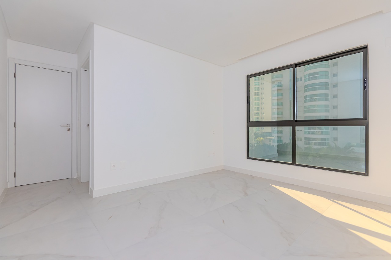 Foto do imóvel Apartamento a venda com 2 suítes e 2 vagas de garagem no Surfers Paradise na Praia Brava em Itajaí