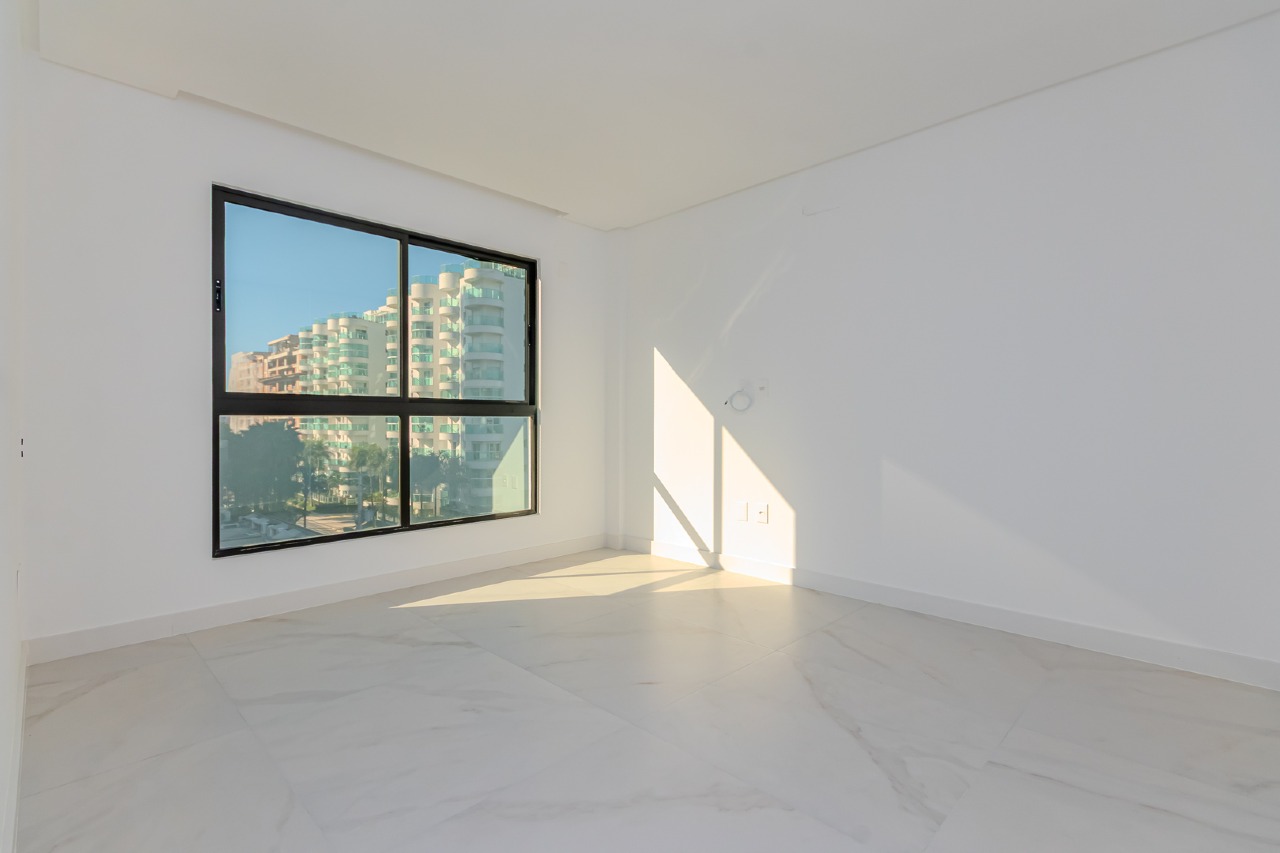 Foto do imóvel Apartamento a venda com 2 suítes e 2 vagas de garagem no Surfers Paradise na Praia Brava em Itajaí