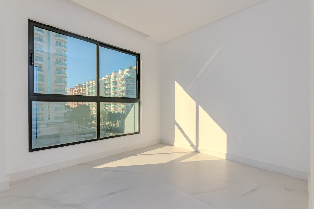 Foto do imóvel Apartamento a venda com 2 suítes e 2 vagas de garagem no Surfers Paradise na Praia Brava em Itajaí