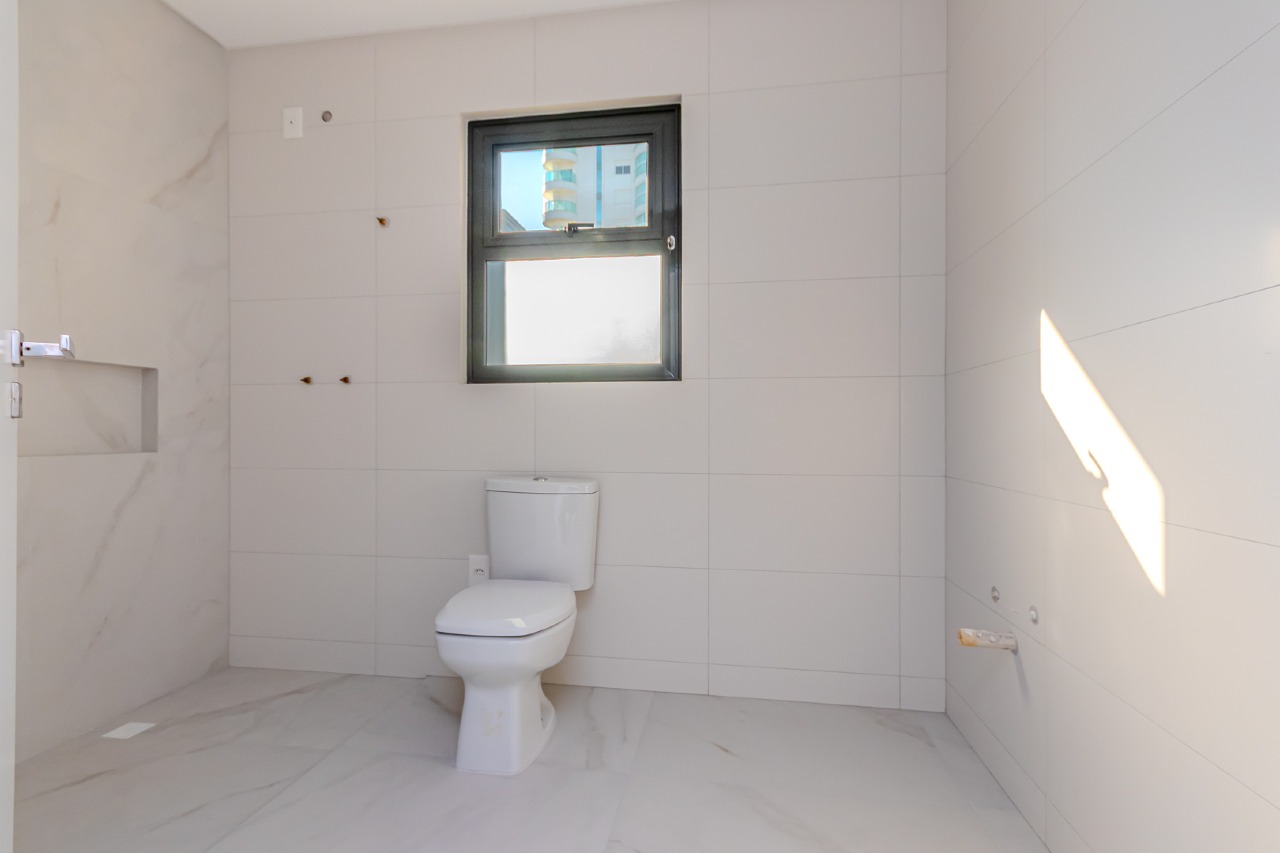 Foto do imóvel Apartamento a venda com 2 suítes e 2 vagas de garagem no Surfers Paradise na Praia Brava em Itajaí