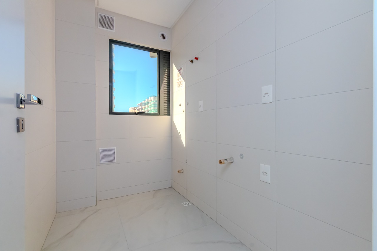 Foto do imóvel Apartamento a venda com 2 suítes e 2 vagas de garagem no Surfers Paradise na Praia Brava em Itajaí