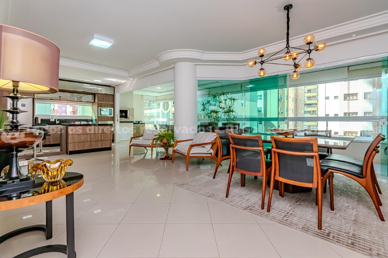 Foto do imóvel Apartamento a venda no Edifício Villa do Mar com 04 Dormitórios 04 Suítes na Meia Praia em Itapema.
