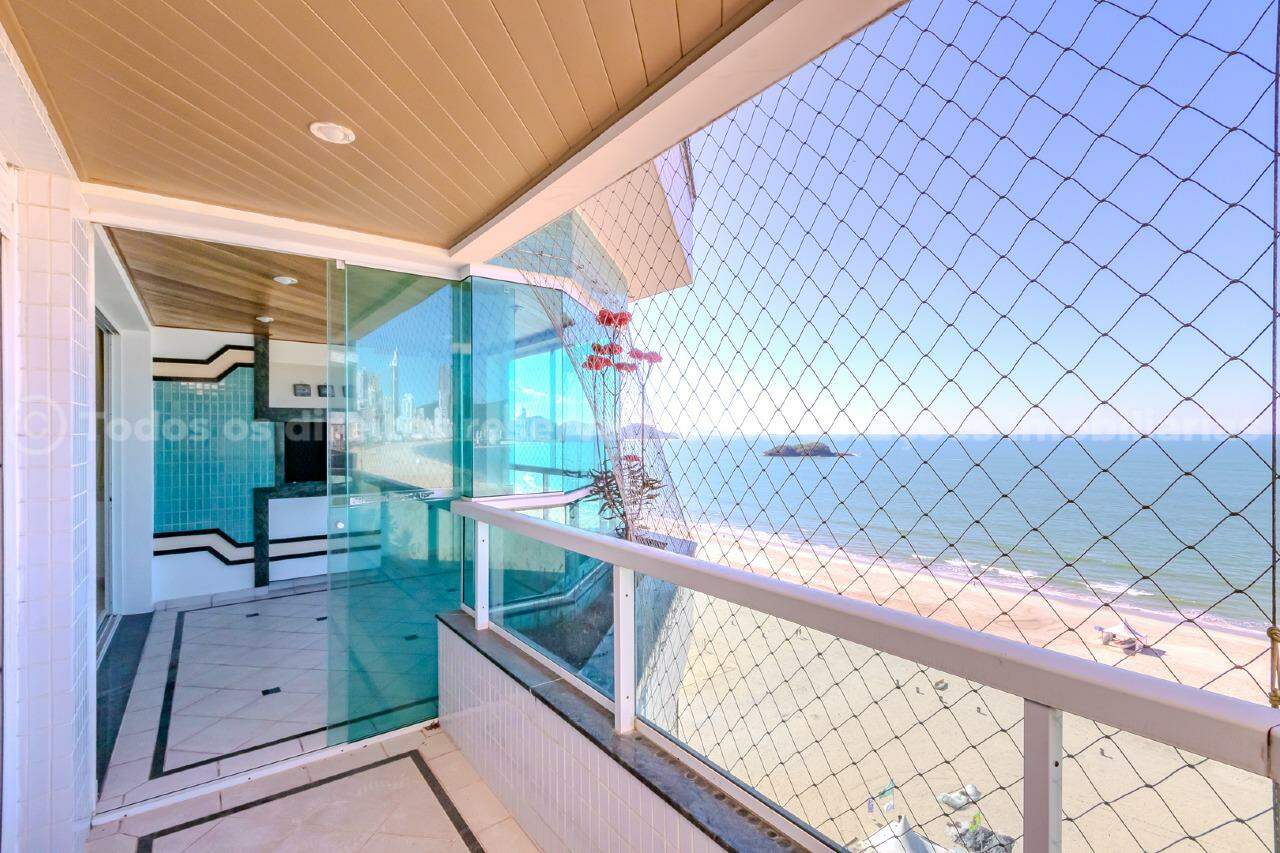 Apartamento com 3 suítes no Edifício Tropical Summer no Centro em Balneário Camboriú